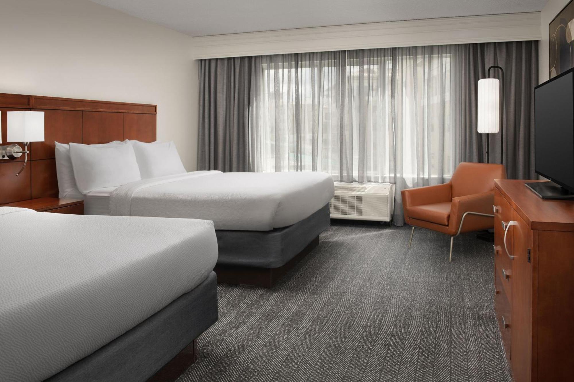 Courtyard Flagler Center 3* Jacksonville