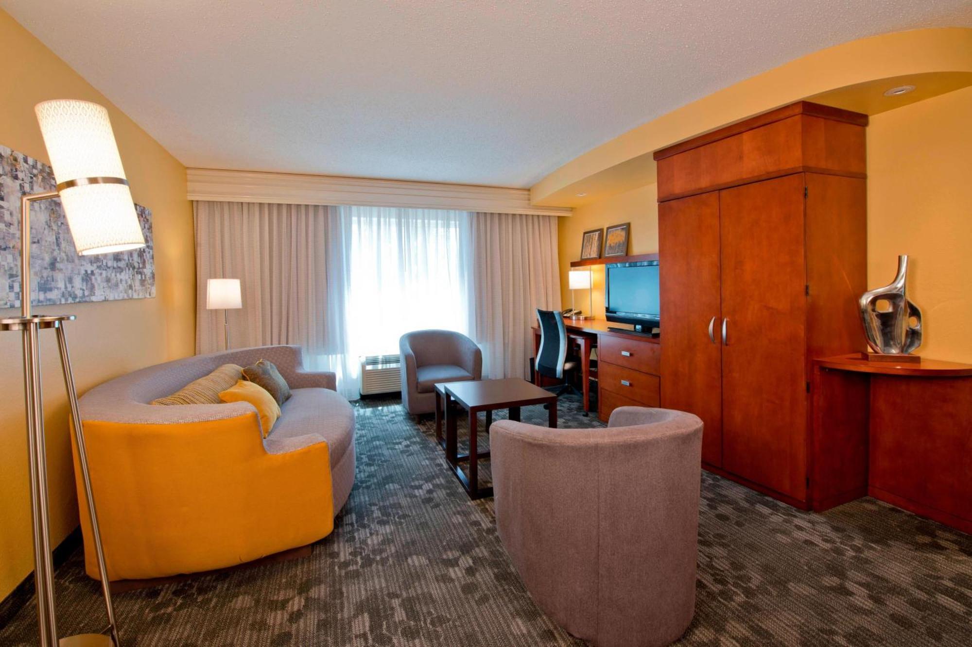 Courtyard Flagler Center Hotel 3*