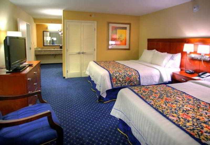 Courtyard Flagler Center Hotel 3*