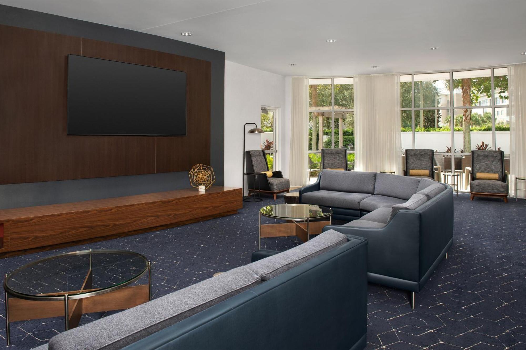 Courtyard Flagler Center Hotel 3*